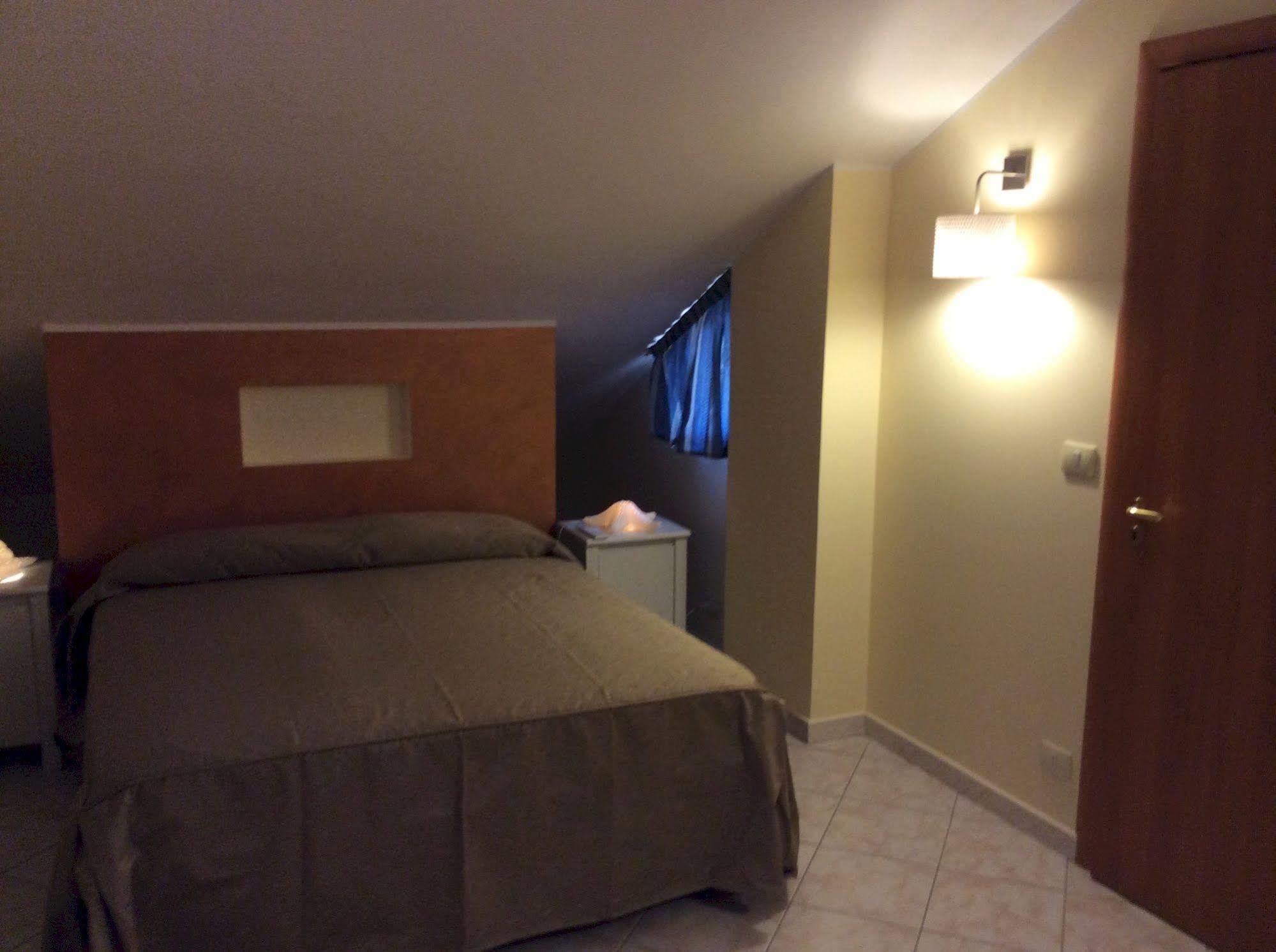 Casa Vacanze Samira Фондакело Екстериор снимка